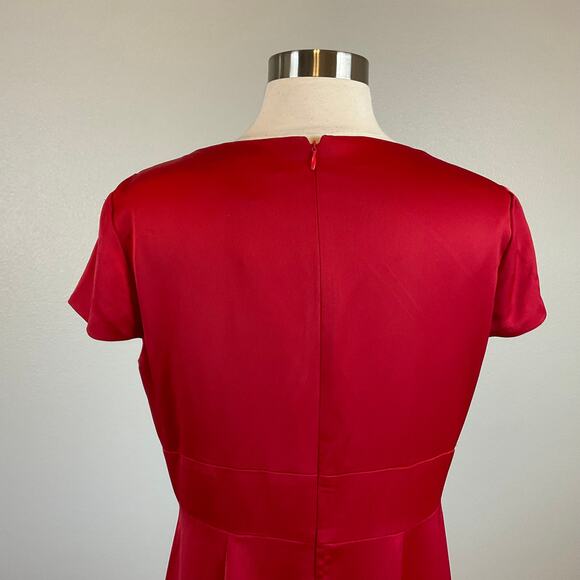 DKNY Red Satin Short Sleeve Evening Gown Size 8 Cut Out Long Formal Dress - Picture 8 of 13